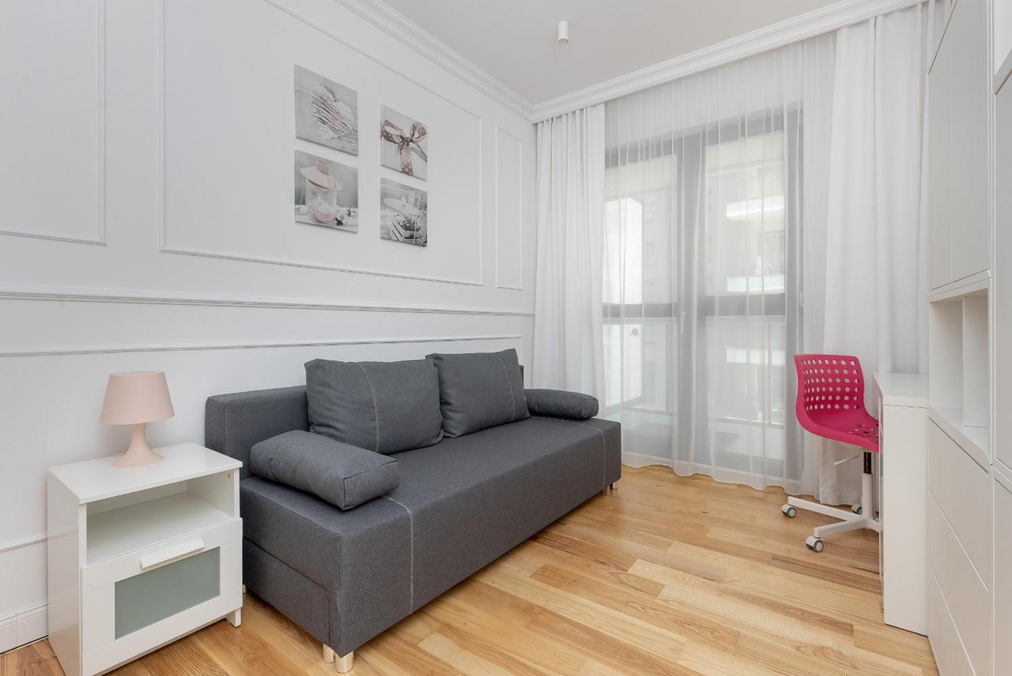 Apartment Metro Plocka Exquisite By Renters